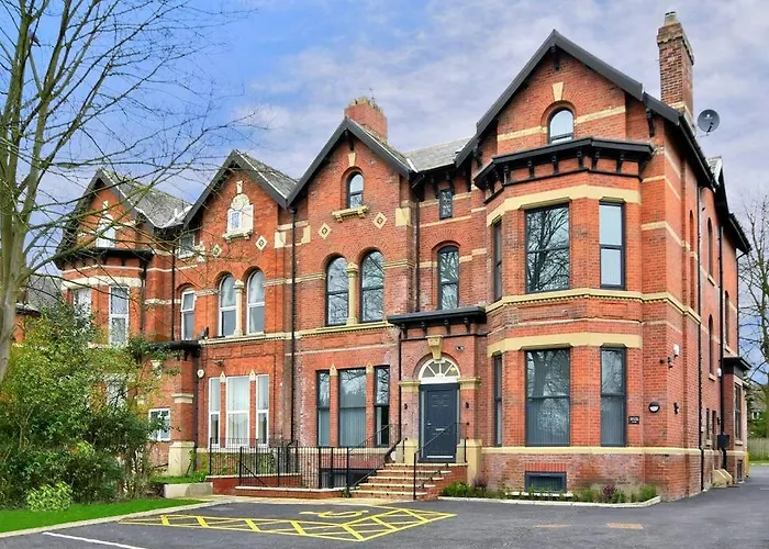 Free Parking - Beautiful 2-Br Flat In